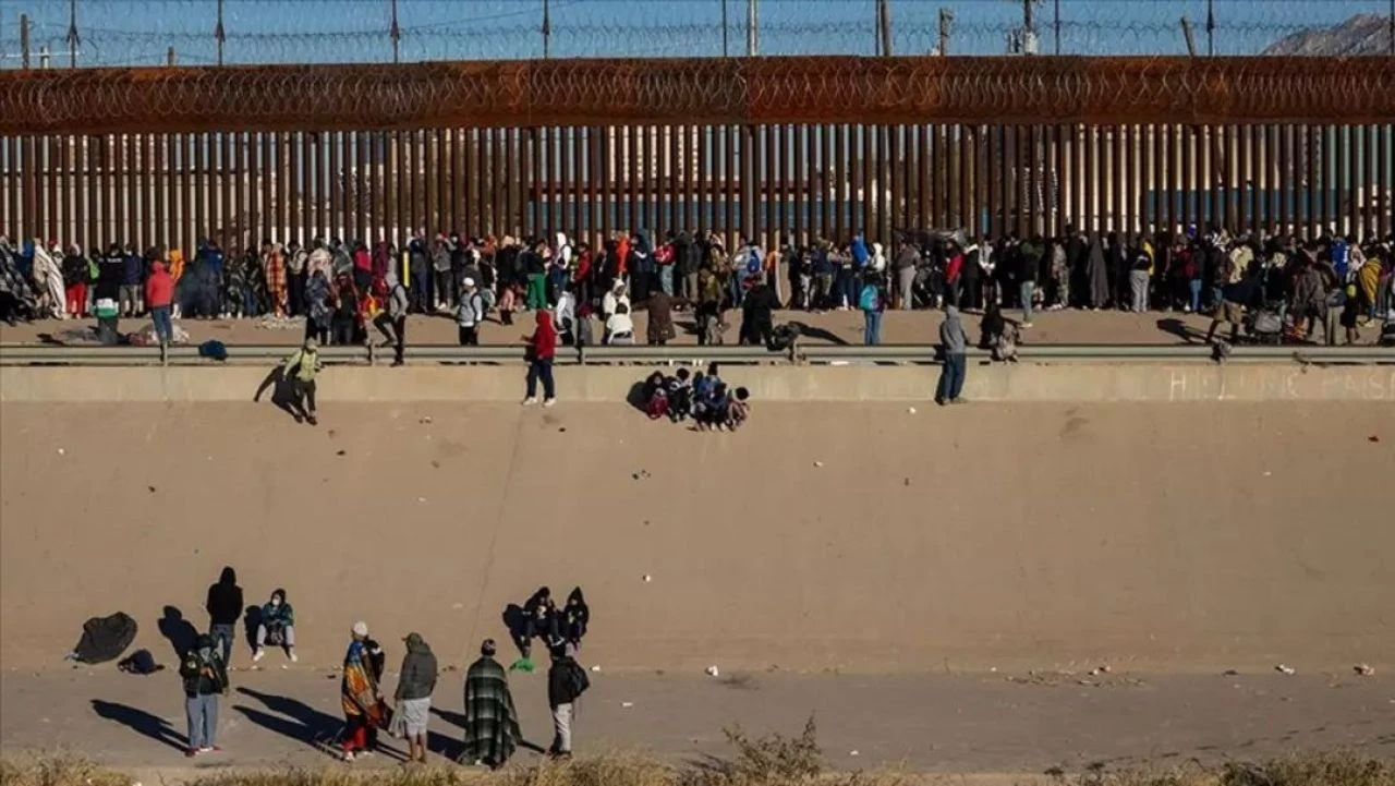 Trump talimatı verdi!  ABD tarihinin en büyük operasyonundan ilk görüntüler geldi