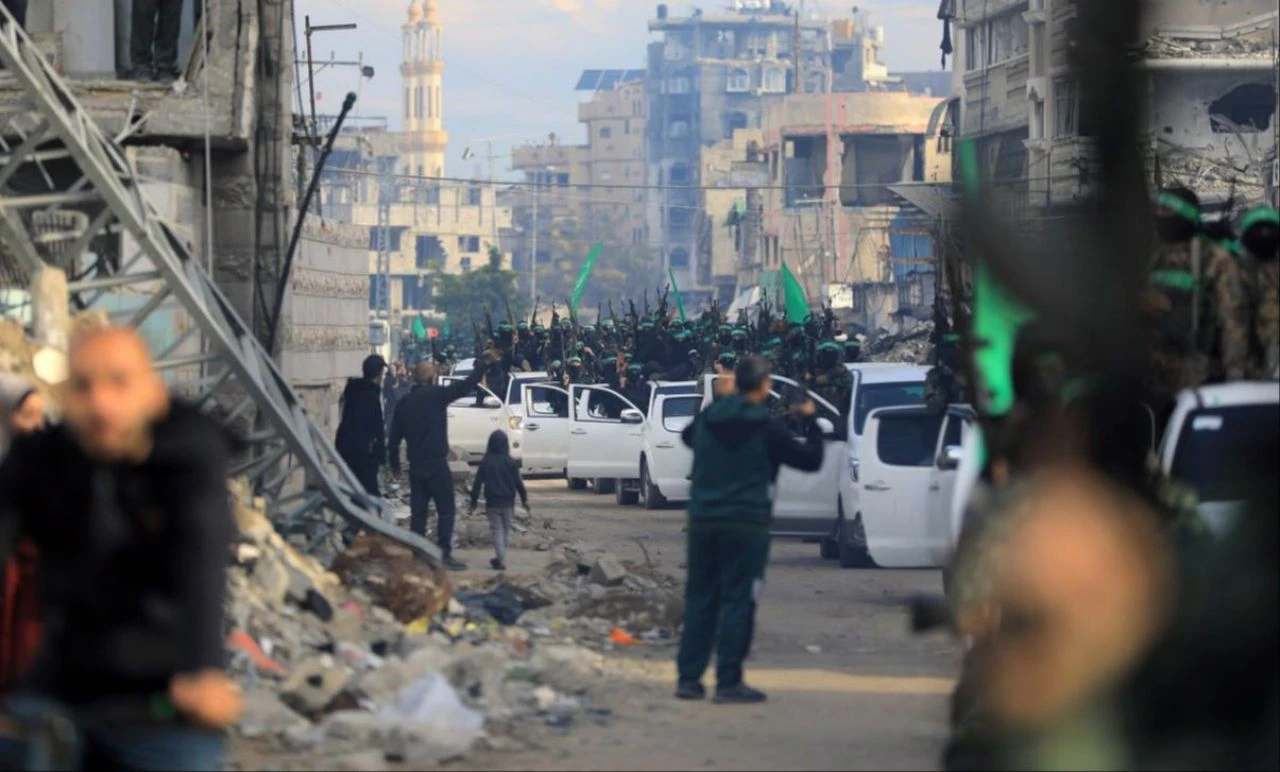 Gazze'de ikinci esir takası! Hamas 4 İsrailli rehineyi serbest bıraktı - 2. Resim