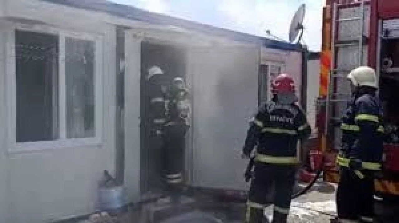 Kahramanmaraş'ta korkutan yangın! İşçilerin kaldığı konteyner alevler içinde kaldı - 3. Resim