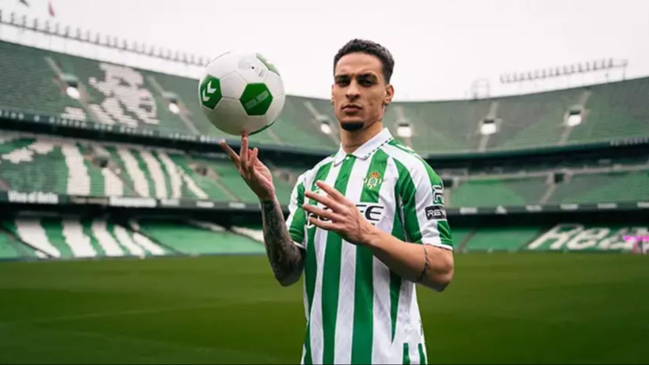 Real Betis Antony&#039;i kadrosuna kattı!