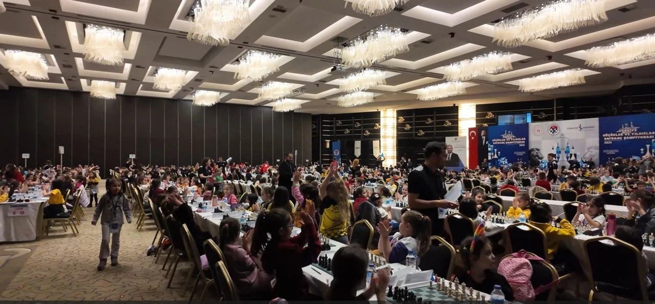 Satrancın kalbi Antalya’da atıyor! Türkiye Küçükler ve Yıldızlar Satranç Şampiyonası başladı