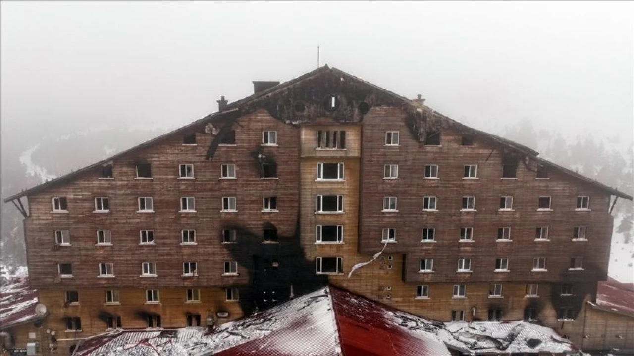 Tanju Özcan, itfaiye müdürünün neden ihbar etmediğini böyle savundu! Kartalkaya yangınında tartışma sürüyor - 1. Resim