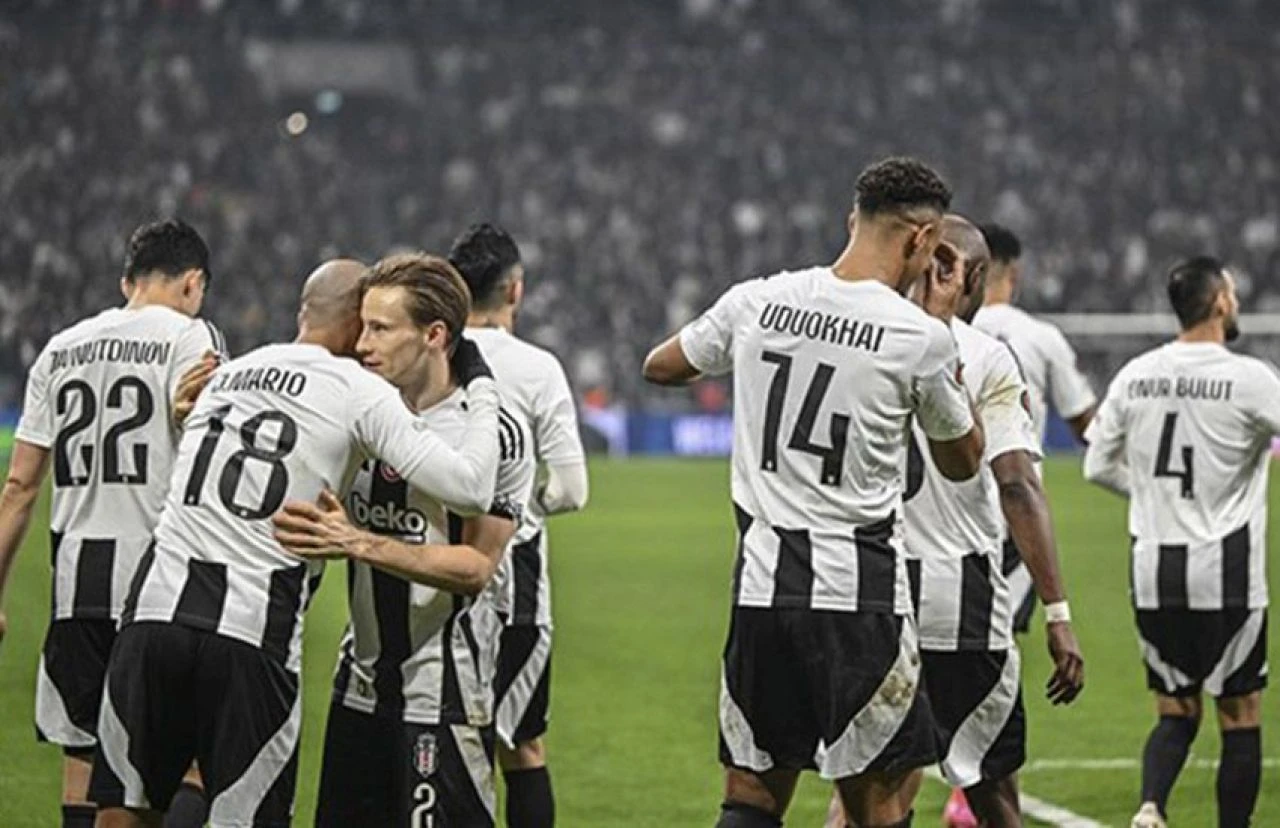 Antalyaspor - Beşiktaş maçı canlı anlatım | İlk 11'ler belli oldu - 1. Resim