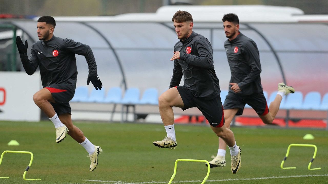 Beşiktaş&#039;ın genç yıldızına Premier Lig&#039;den kanca! Yeniden kapıyı çaldılar