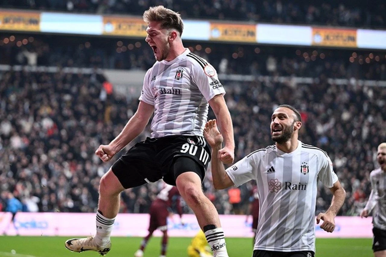 Beşiktaş'ın genç yıldızına Premier Lig'den kanca! Yeniden kapıyı çaldılar