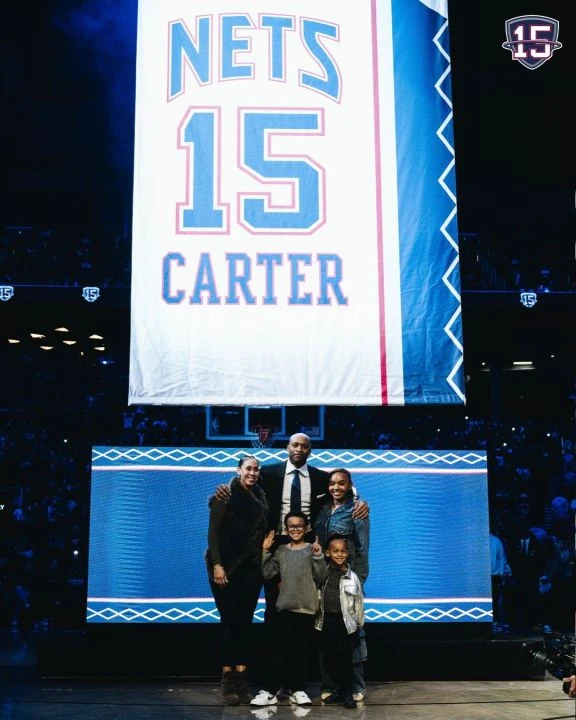 Brooklyn Nets, smaç kralı Vince Carter'ın formasını emekli etti - 1. Resim