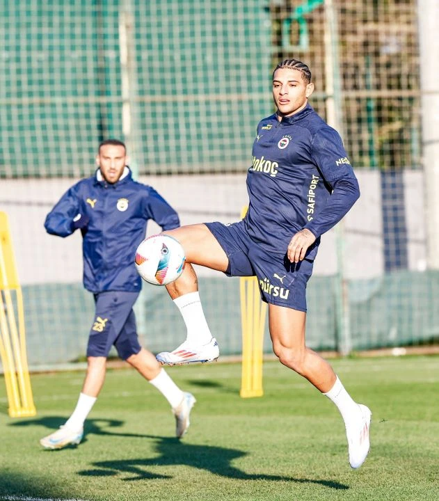 Fenerbahçe yönetiminden Göztepe maçına saatler kala son dakika kararı! Tüm tuşlara basıyorlar - 2. Resim