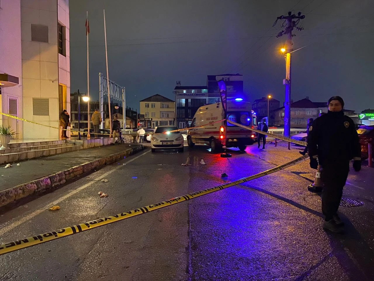 Kocaeli'nde düğün salonunda tartışma kavgaya dönüştü