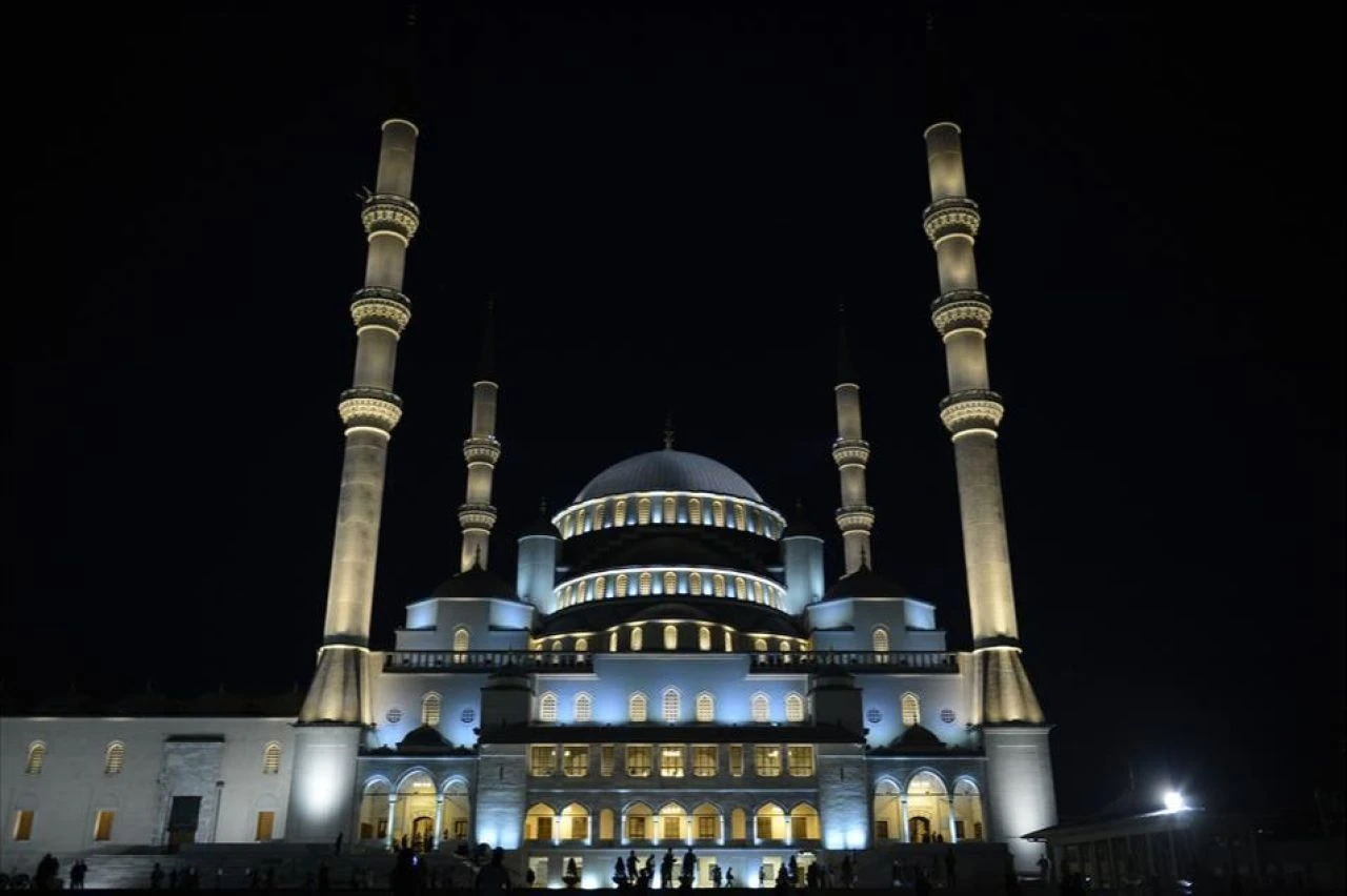 Mirac Kandili mesajları 2025! Facebook ve Instagram'da paylaşılacak kısa, anlamlı mesajlar - 5. Resim