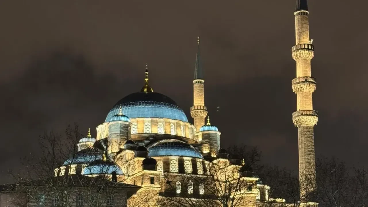 Miraç Kandili nedir? Miraç Kandili’nin anlamı ve fazileti araştırılıyor