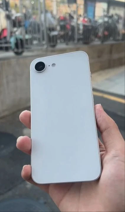 Uygun fiyatlı iPhone SE 4 geliyor! Peynir ekmek gibi satacak, tasarımı ortaya çıktı - 3. Resim