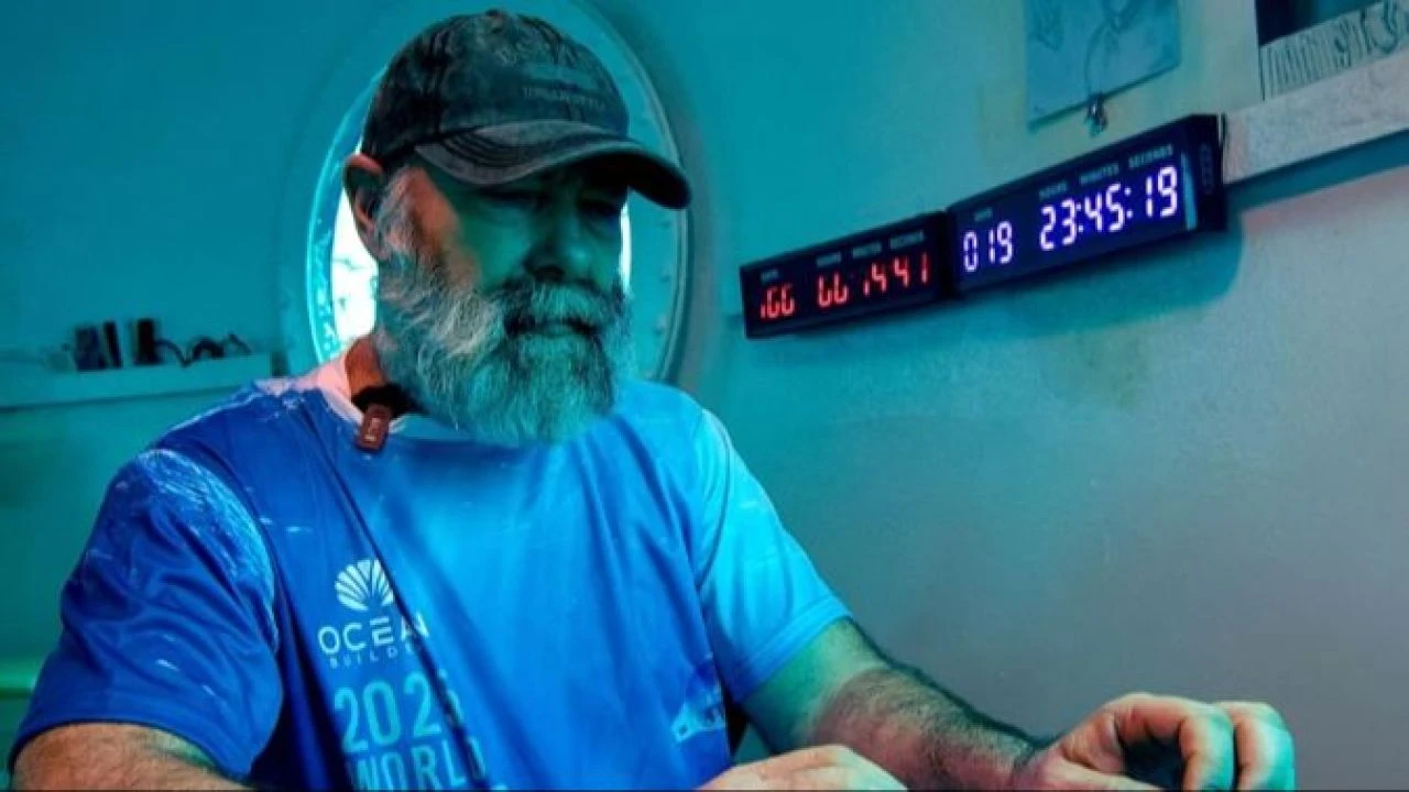 120 gün su altında yaşadı! Guinness Dünya Rekorları Kitabı'na adını yazdırdı - 1. Resim