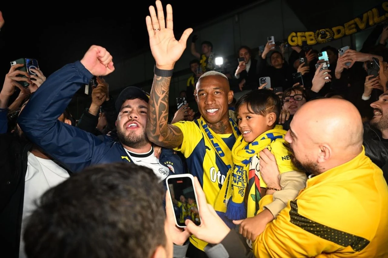 Anderson Talisca Fenerbahçe için İstanbul'a geldi! - 1. Resim