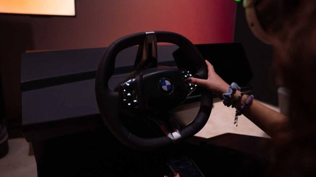 BMW'den müşterilerin büyük ekran talebine şaşırtan yanıt! Son noktayı koydular