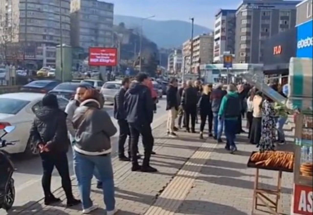 Bursa'da deprem oldu! İstanbul da sallandı - 2. Resim