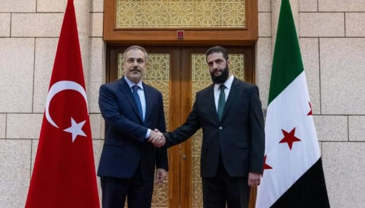 Dışişleri Bakanı Hakan Fidan'dan Suriye'deki silahlı gruplara çağrı: Gidin milli orduya katılın - 4. Resim
