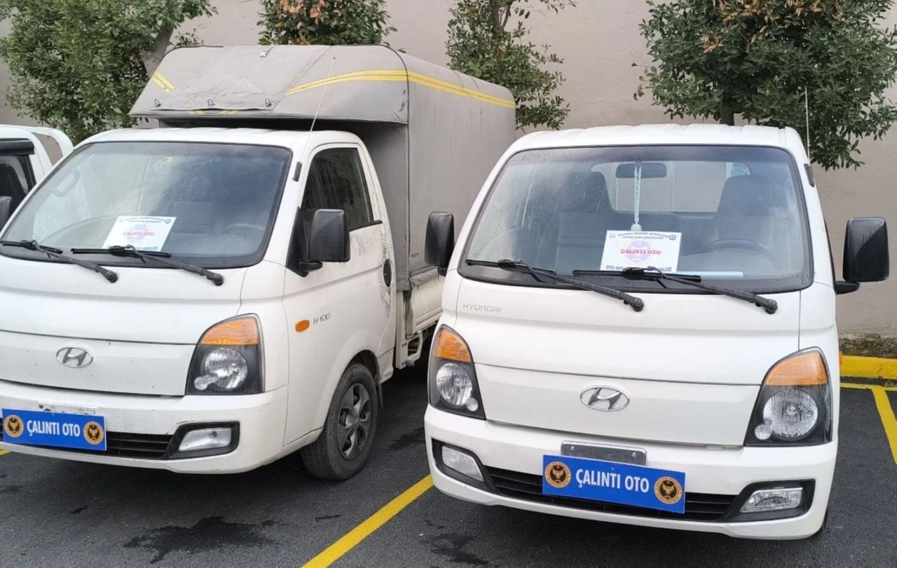 Kamyonet hırsızlarına suçüstü! Şasi numaralarını değiştirirken yakalandılar - 1. Resim