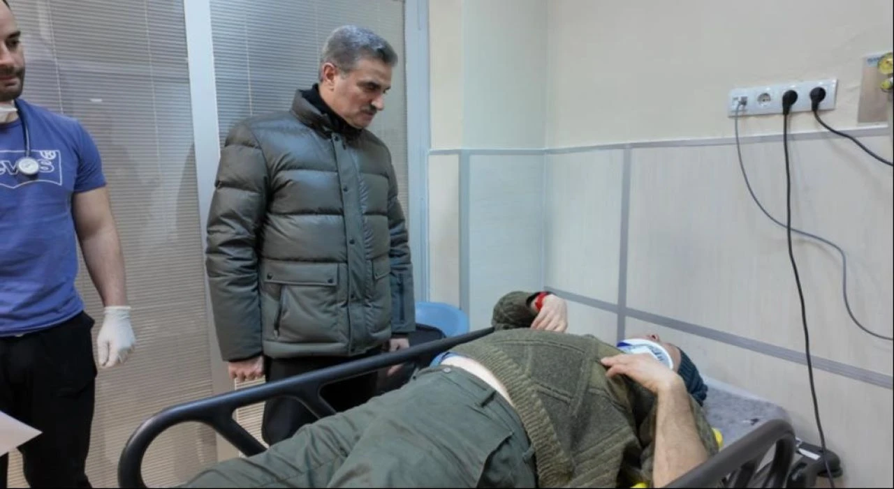 Metrelerce sürüklendi! Gümüşhane'de yolcu otobüsü kazası: Çok sayıda yaralı var! - 1. Resim