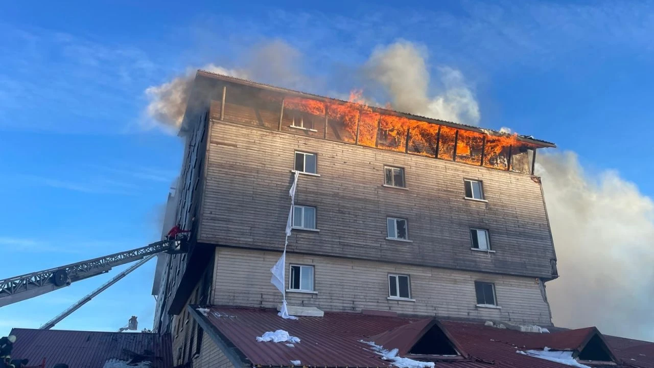 Otel faciası üzerinden bahis reklamı! İnsanların acısından beslendiler... - 3. Resim