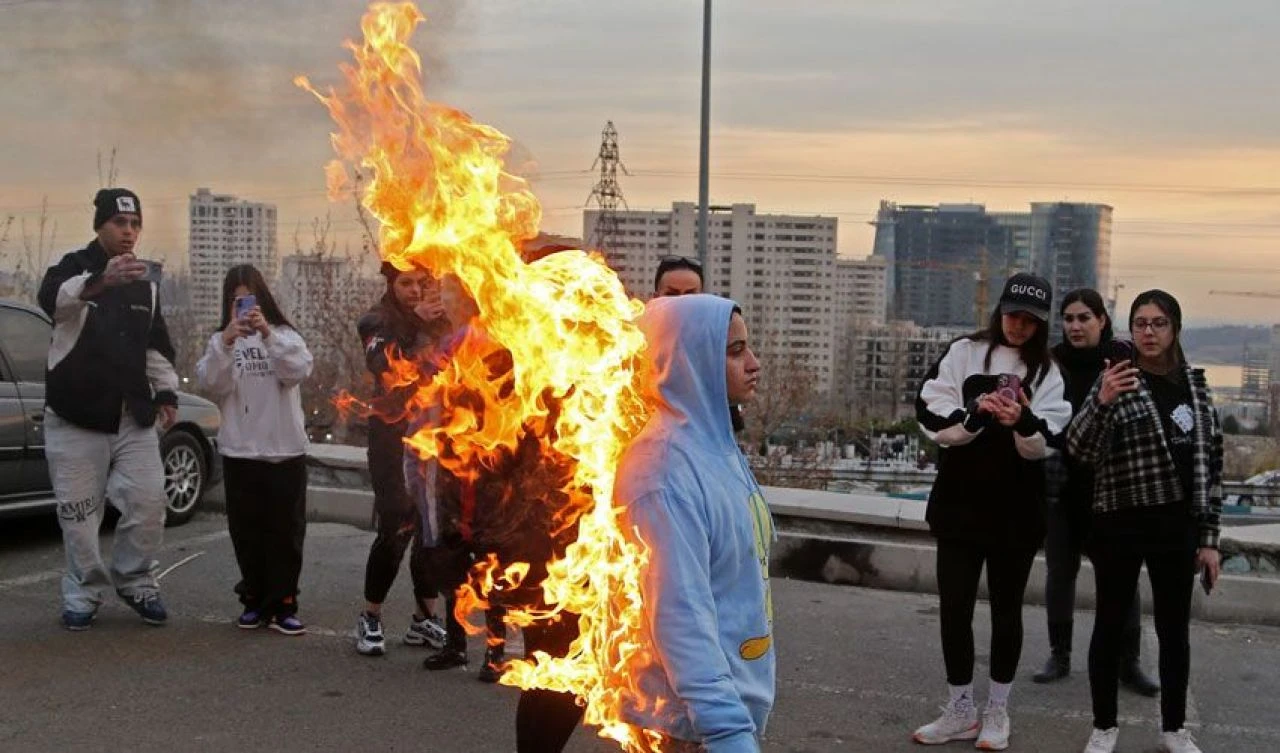 Riskli sahnelerin başrolleri kadın dublörler yetenekleriyle hayran bıraktılar! İşte o adrenalin dolu anlar - 2. Resim