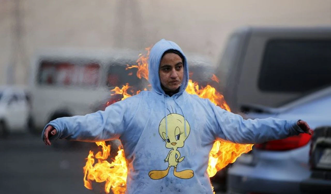 Riskli sahnelerin başrolleri kadın dublörler yetenekleriyle hayran bıraktılar! İşte o adrenalin dolu anlar - 7. Resim