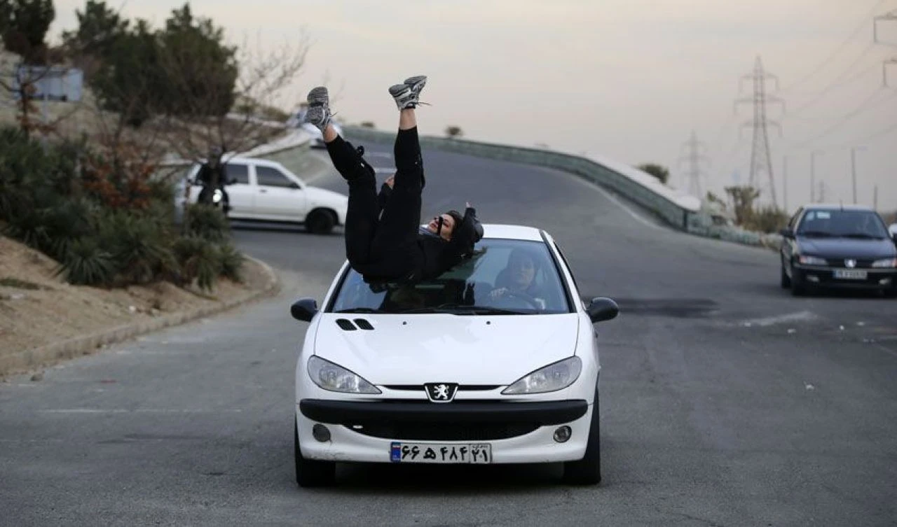 Riskli sahnelerin başrolleri kadın dublörler yetenekleriyle hayran bıraktılar! İşte o adrenalin dolu anlar - 8. Resim