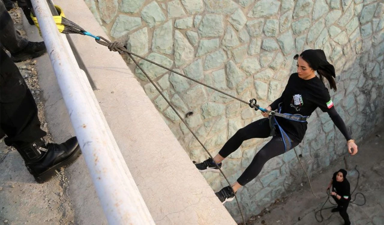 Riskli sahnelerin başrolleri kadın dublörler yetenekleriyle hayran bıraktılar! İşte o adrenalin dolu anlar - 3. Resim