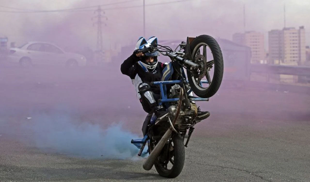 Riskli sahnelerin başrolleri kadın dublörler yetenekleriyle hayran bıraktılar! İşte o adrenalin dolu anlar - 12. Resim