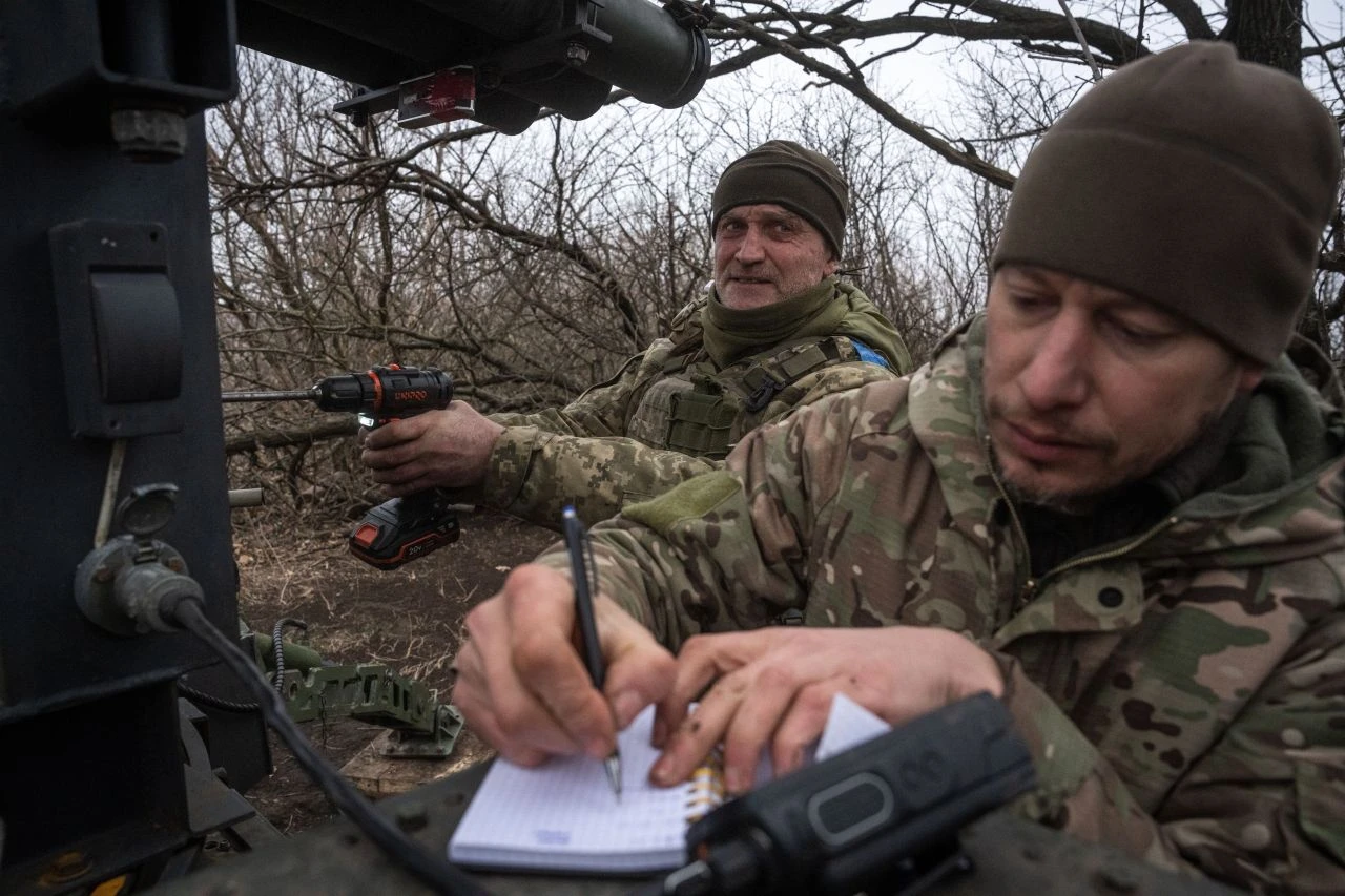 Ukrayna'da iki kritik nokta Ruslara geçti! Bayrak dikip görüntüleri paylaştılar - 3. Resim