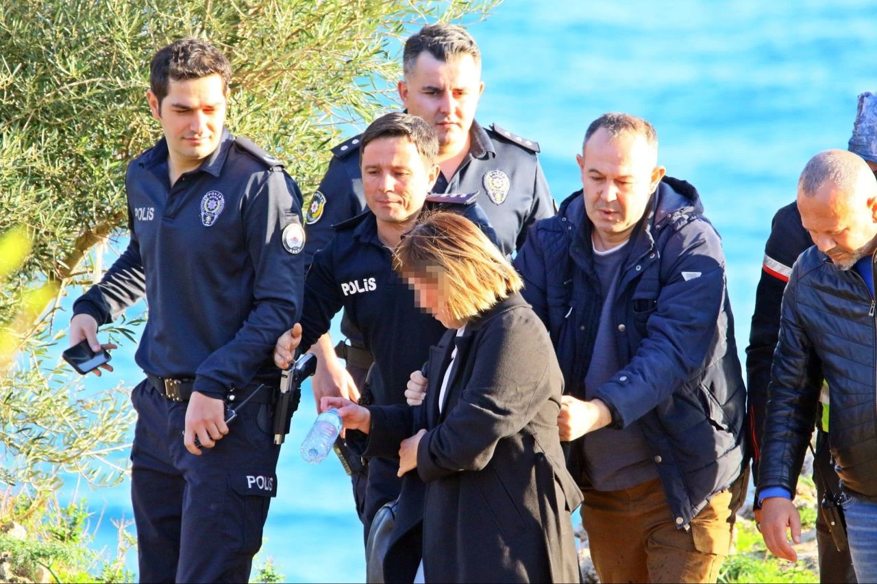 Annesinin ölümüyle bunalıma girdi, uçurumun kenarında 4 saat ecel teri döktürdü - 3. Resim