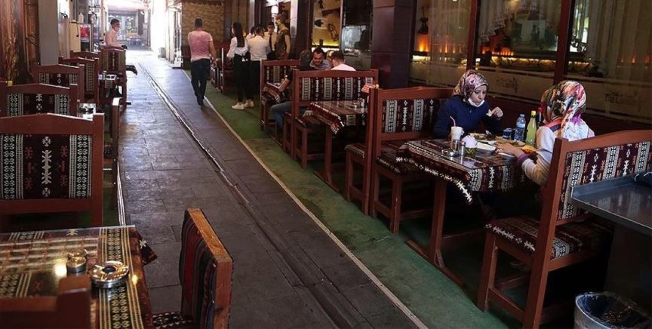 Kafelerde tepki çeken uygulama: Oturduğun süre kadar ücret öde