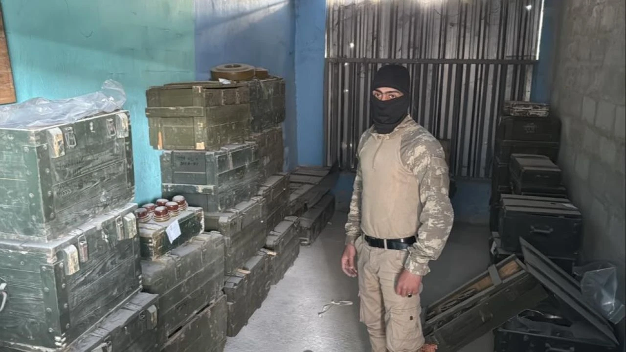Suriye'de katliamların kanıtları: Kendi halkını hedef aldığı silahlar buradan çıktı - 1. Resim