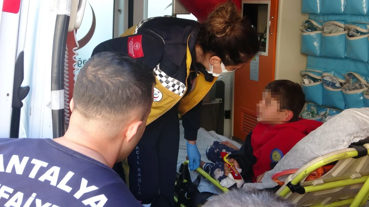 Yangın faciasında kahreden anlar! Ambulansla gideceğini öğrenen çocuğun sözleri yürek dağladı: 'Annemin parası yok ama' - 3. Resim