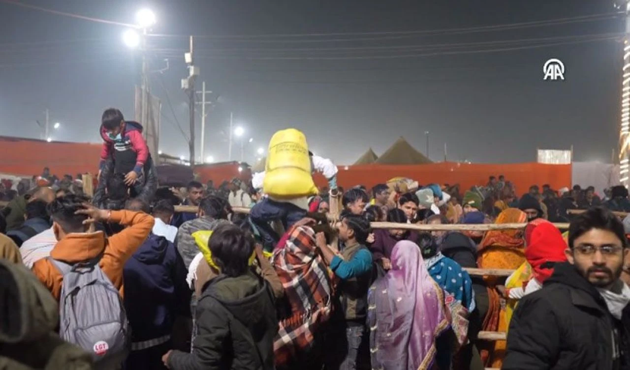 Dini festival felakete dönüştü! Yüz binler akın etti, bariyerler aşıldı, izdiham yaşandı: Ölü ve yaralılar var - 2. Resim