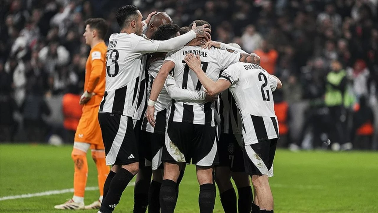 Beşiktaş yenerse, yenilirse, berabere kalırsa ne olur? Beşiktaş&#039;ın kimle karşılaşacağı gündem oldu