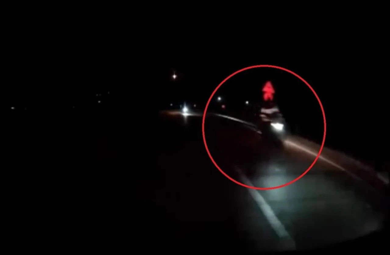 Bursa'da taksi faciası! Ters yönden girdi, süratle gelen motosikleti biçti: Korkunç anlar kamerada