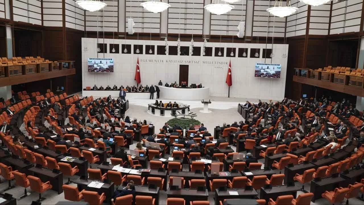 TBMM'de yoğun gündem: En düşük emekli maaşı görüşülecek