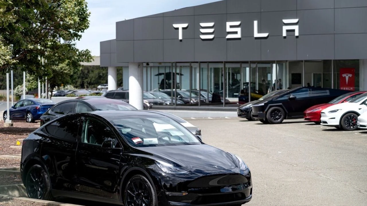 Tesla, uygun fiyatlı elektrikli otomobil müjdesi verdi: Seri üretim tarihi belli oldu