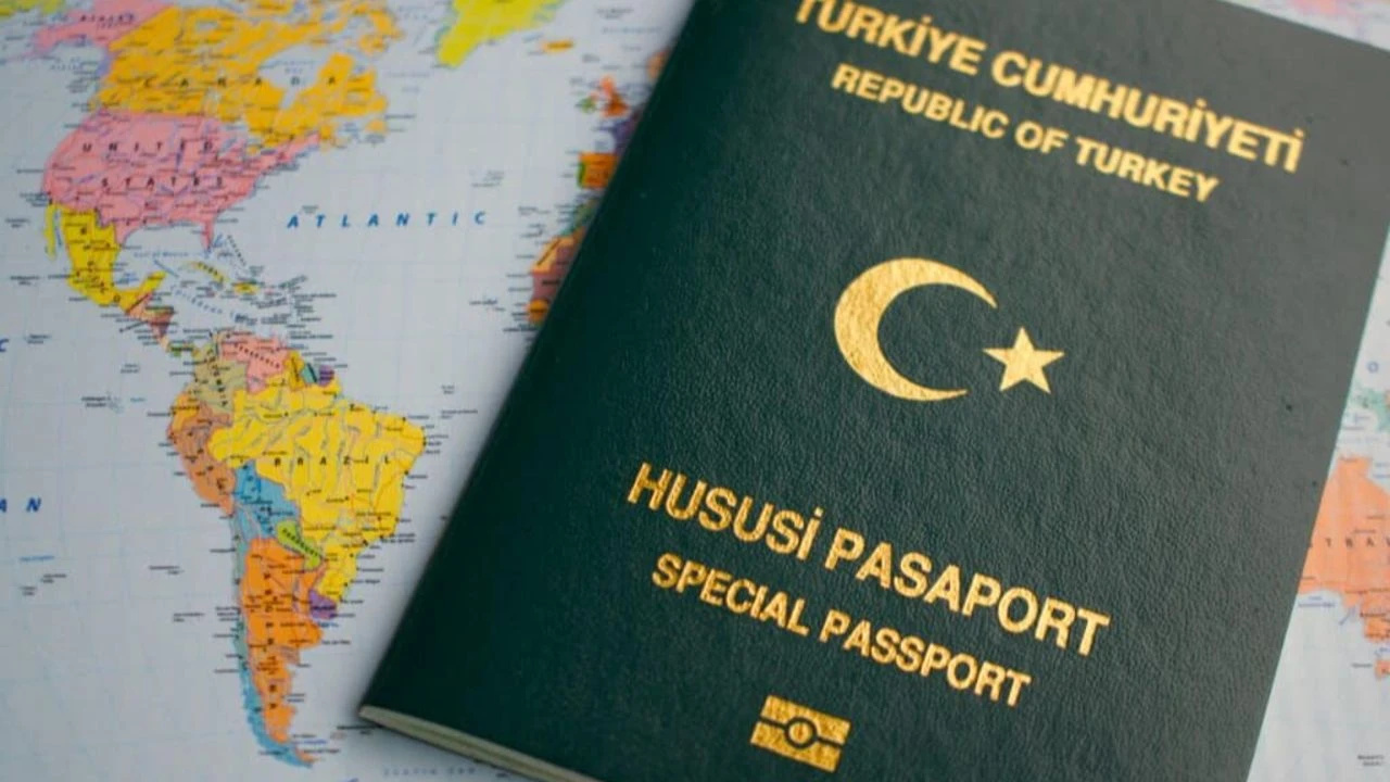 Yeşil pasaport müjdesi geldi! Özel okul öğretmenleri de kapsama alınıyor