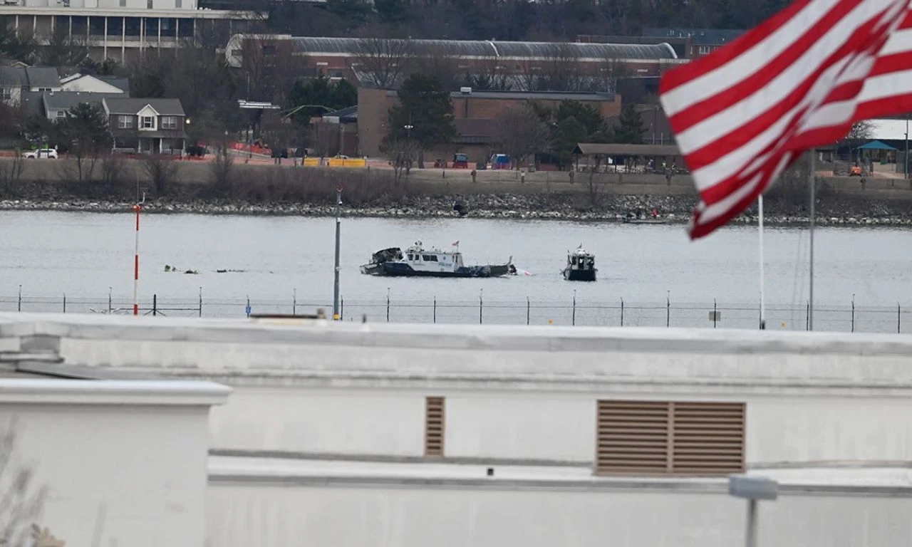 Donald Trump'tan bir garip uçak kazası açıklaması! Gazetecinin sorusuna verdiği cevap gündem oldu - 2. Resim