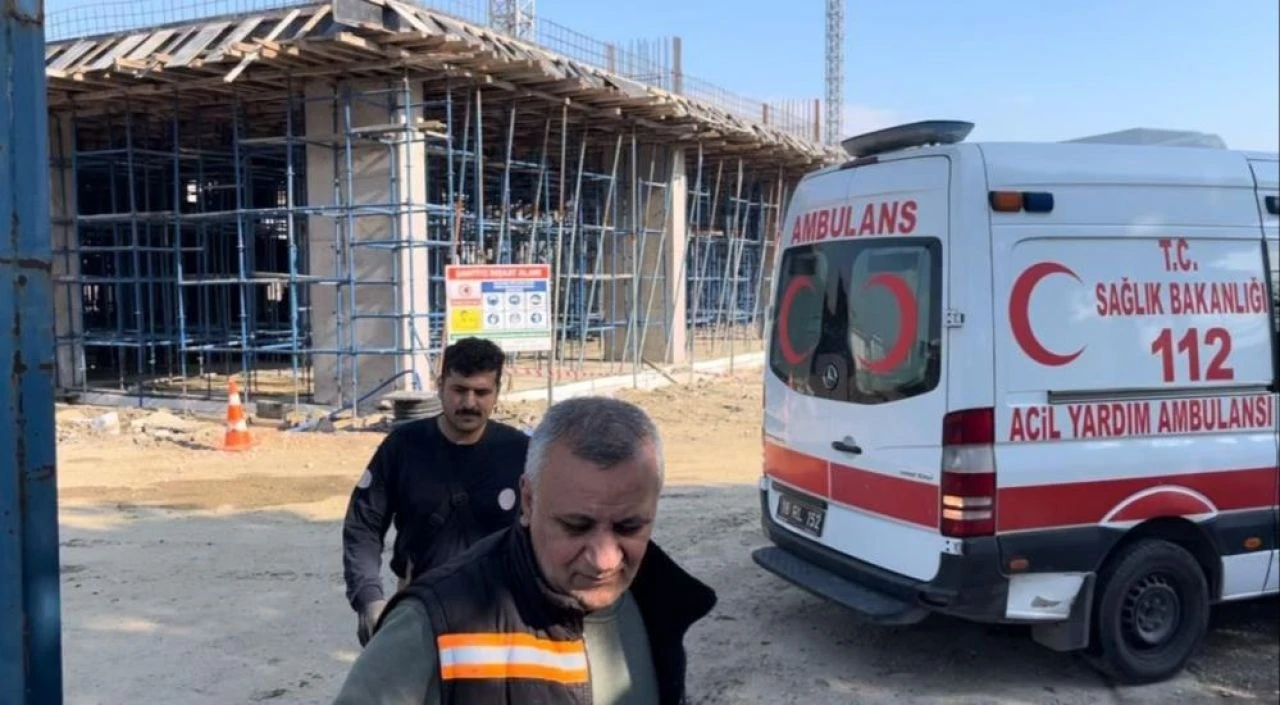 İnşaatta kalıp çöktü! Çok sayıda işçi yaralandı