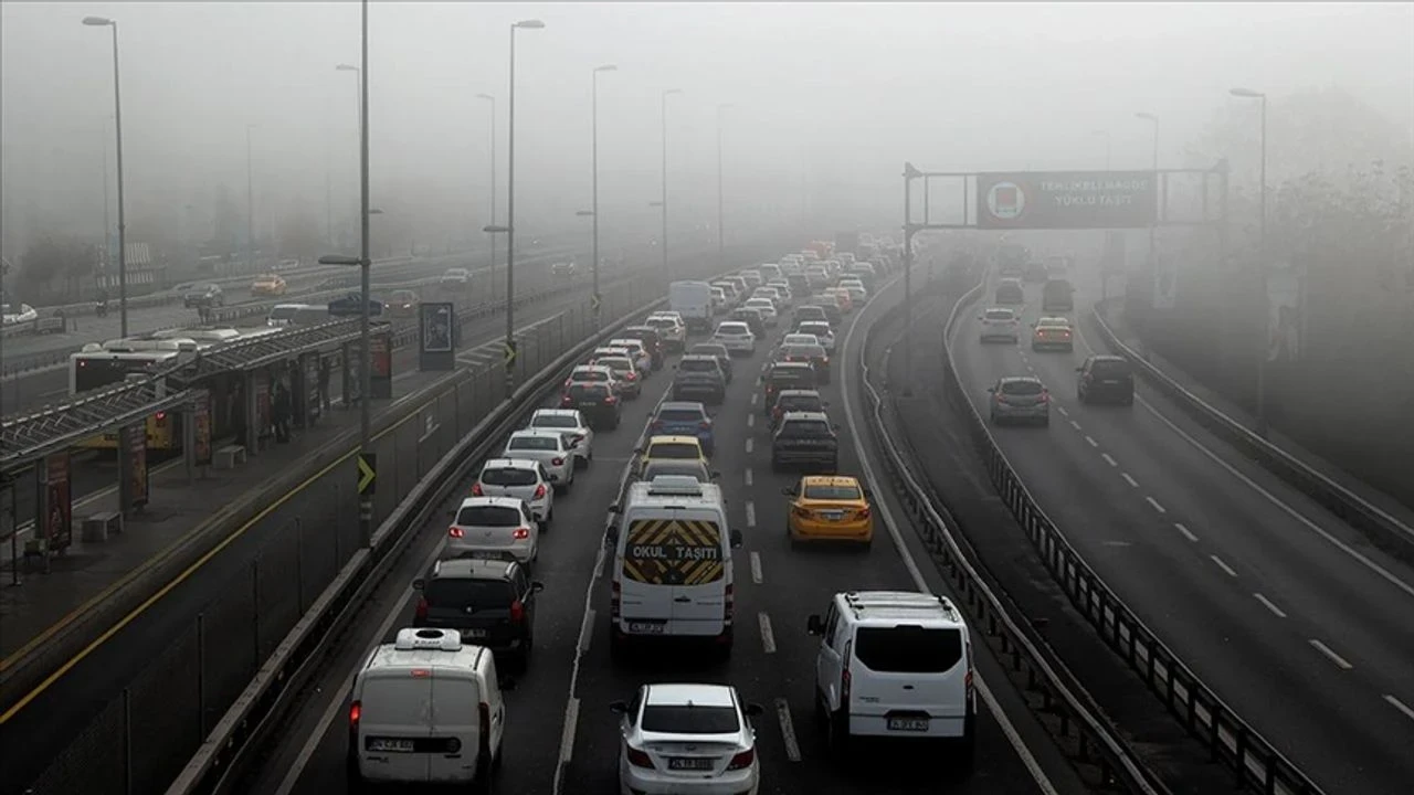 İstanbul’da en çok hava kirliliği nerede? Uzmanlar uyardı İstanbul’a sis ve pus çöktü - 2. Resim