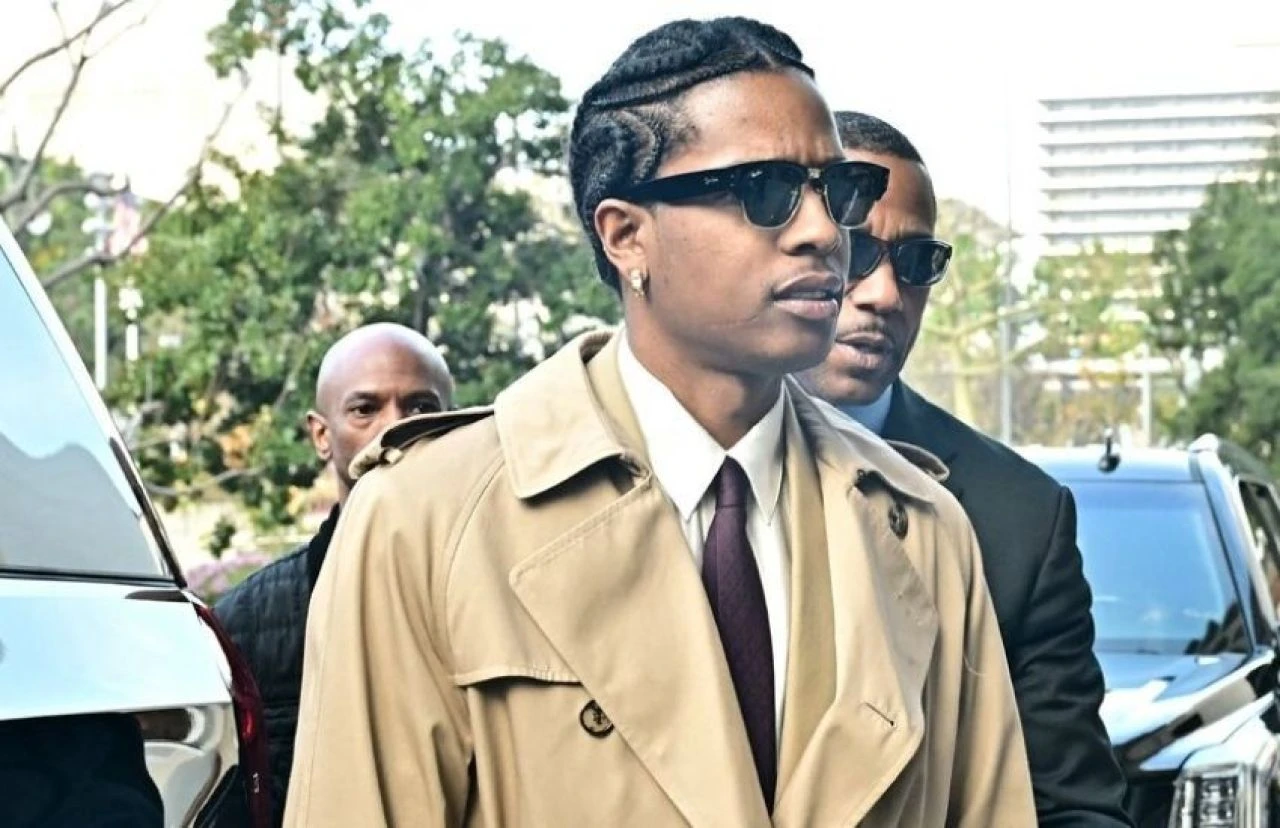 Rihanna, ASAP Rocky'ye destek için mahkeme salonunda! Mahkeme ressamı tarafından çizimi yayınlandı