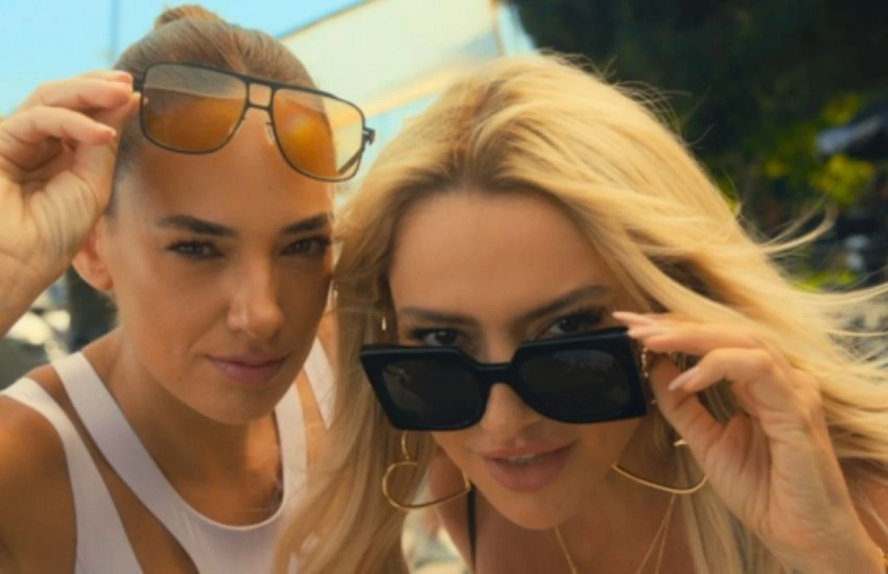 Seda Bakan ile Hadise'nin arası mı açıldı? İddialara son noktayı ünlü oyuncu koydu - 1. Resim