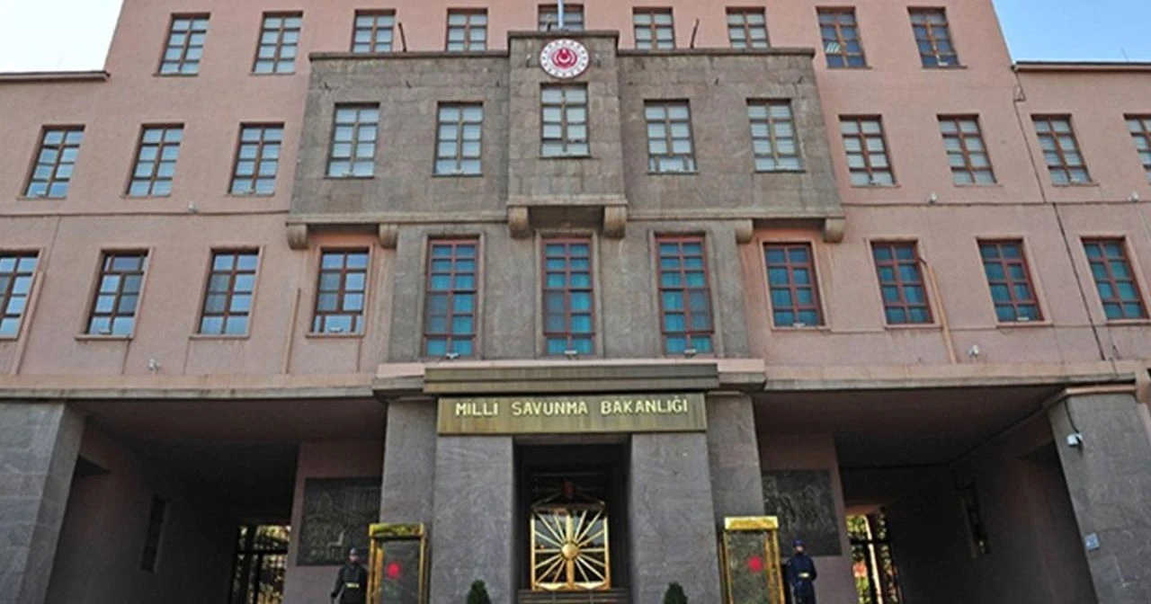 Silahlı Kuvvetlerden Ayırma Cezası nedir? 3 disiplin amiri ve 5 teğmene Silahlı Kuvvetlerden Ayırma Cezası