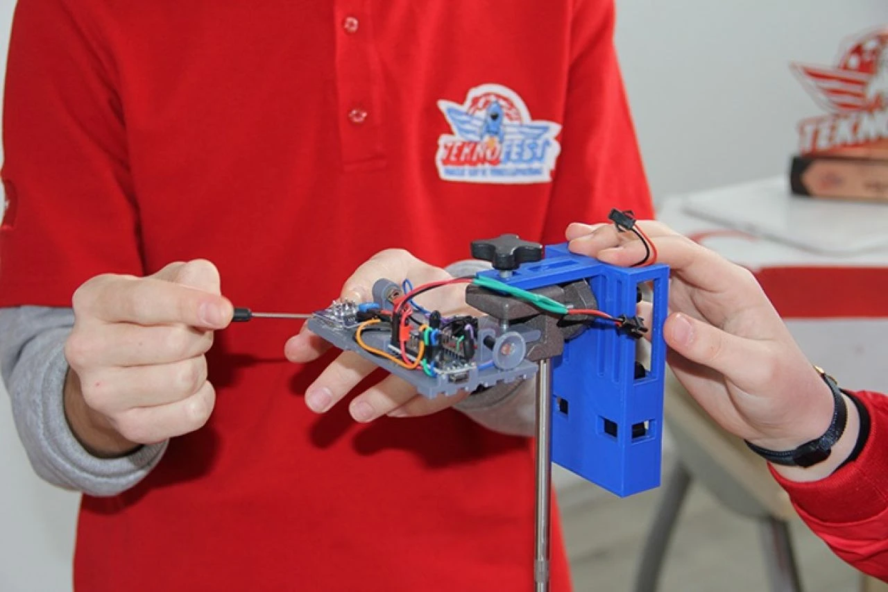 Yangın anında can kaybını önleyecek lazerli kaçış sistemi geliştirildi - 3. Resim