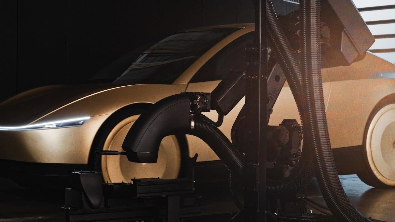Elon Musk yine yaptı yapacağını: Arabaların içini de robot temizleyecek - 2. Resim