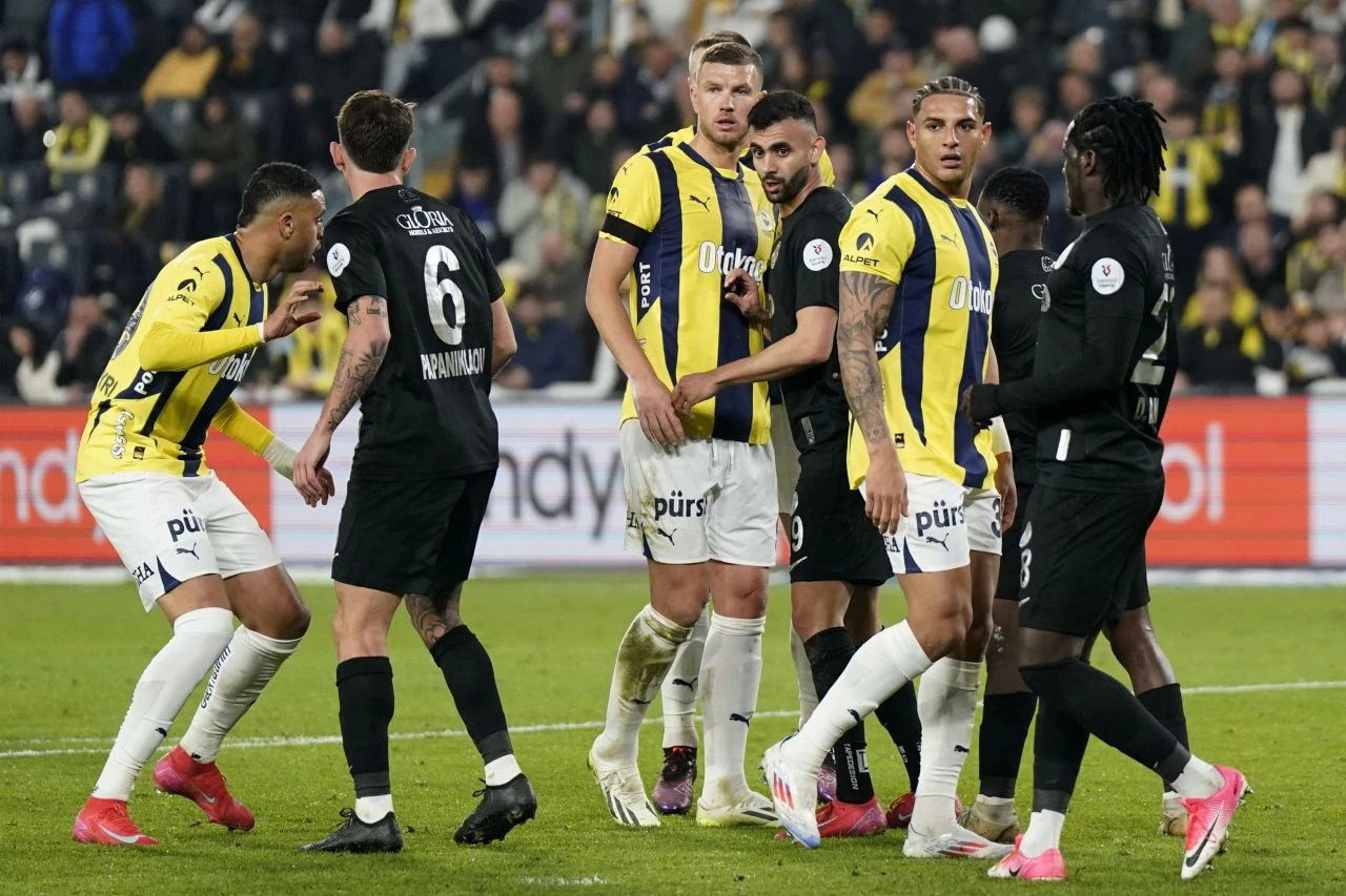 Fenerbahçe Çaykur Rizespor maçı kaç kaç bitti? Gol düellosunda kritik puan