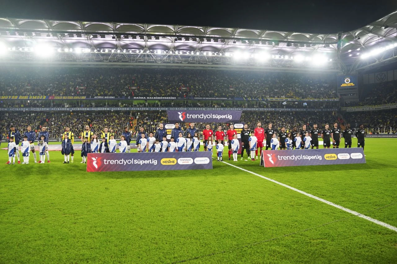 Fenerbahçe Rizespor engelini 3-2 geçti!