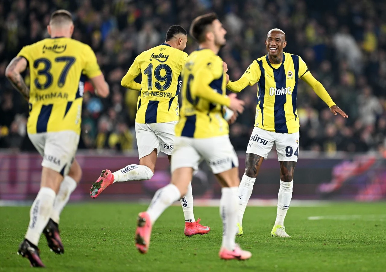 Trio ekibinden Fenerbahçe - Rizespor maçı hakemine geçer not! Galatasaray sert tepki göstermişti